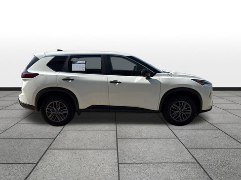 Used 2024 Nissan Rogue S FWD image 6