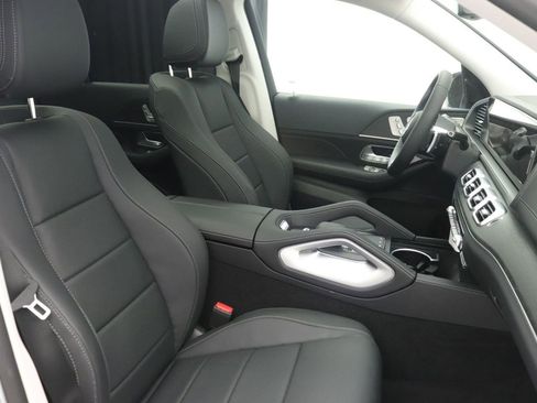 New 2026 Mercedes-Benz GLS 450 4MATIC image 9