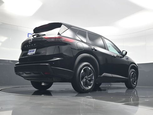 Used 2025 Nissan Rogue SV image 45
