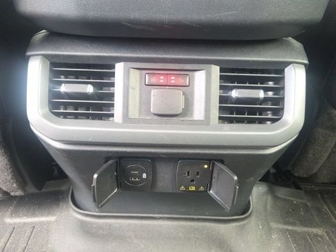 Used 2022 Ford F150 Lariat w/ Equipment Group 502A High AWD/4WD image 18