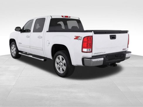 Used 2013 GMC Sierra 1500 SLT w/ SLT Convenience Package AWD/4WD image 3
