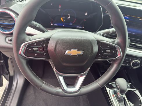 Used 2024 Chevrolet Trax LT w/ Driver Confidence Package FWD image 16