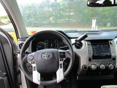 Used 2019 Toyota Tundra SR5 AWD/4WD image 13
