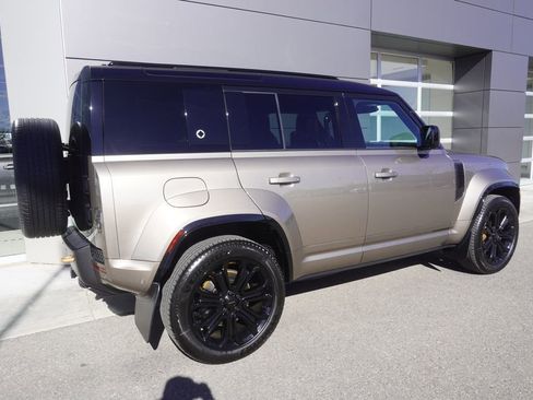 New 2026 Land Rover Defender 110 OCTA image 4