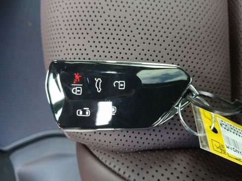 New 2025 Volkswagen ID. Buzz Pro S Plus image 29