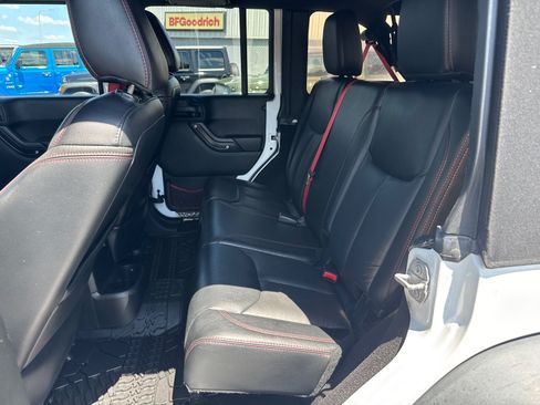Used 2017 Jeep Wrangler Unlimited Rubicon AWD/4WD image 6