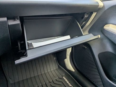 Used 2025 Mitsubishi Outlander ES image 23