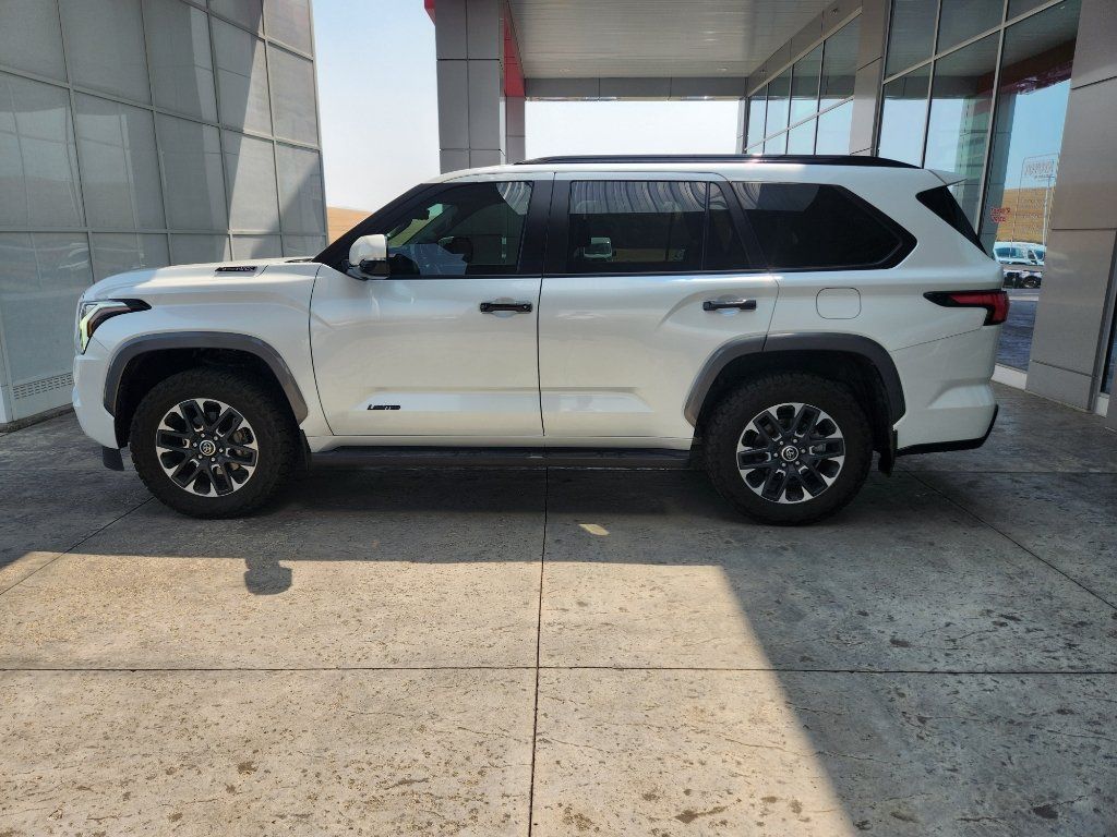 Used 2024 Toyota Sequoia Limited w/ Tow Technology Package AWD/4WD image 5