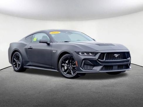 Used 2024 Ford Mustang GT RWD image 2
