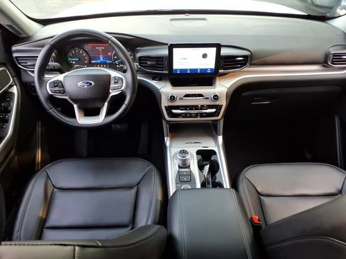 Used 2023 Ford Explorer XLT w/ Equipment Group 202A AWD/4WD image 20