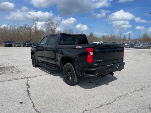 Used 2021 Chevrolet Silverado 1500 LT Trail Boss w/ Convenience Package II image 3