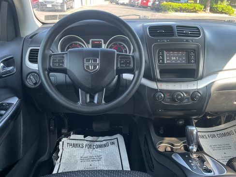 Used 2017 Dodge Journey SE FWD image 19