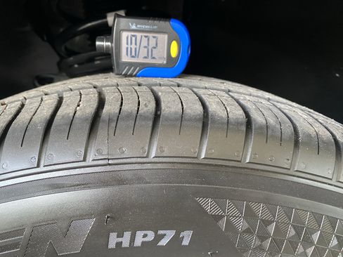Certified 2023 Volkswagen ID.4 Pro AWD/4WD image 27