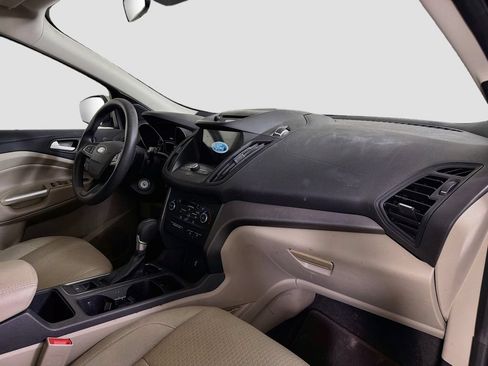 Used 2017 Ford Escape SE w/ Equipment Group 201A FWD image 29