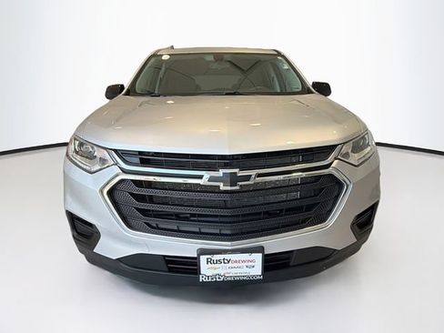 Used 2021 Chevrolet Traverse LS FWD image 2