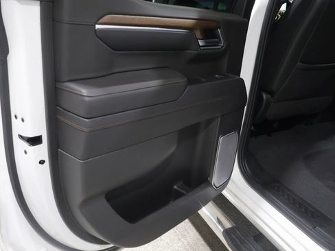 Used 2022 Chevrolet Silverado 1500 High Country w/ High Country Premium Package AWD/4WD image 20