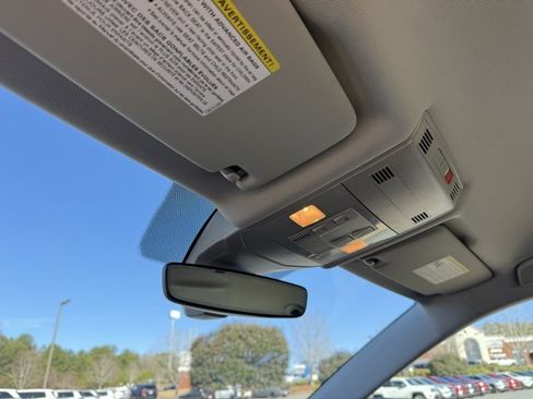 Used 2024 Volkswagen Jetta SE image 26