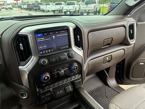 Used 2020 Chevrolet Silverado 1500 RST AWD/4WD image 18