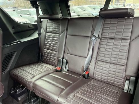 Used 2022 Cadillac Escalade Premium Luxury Platinum image 19