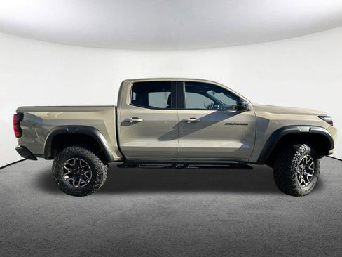 Used 2024 Chevrolet Colorado ZR2 w/ Safety Package image 17