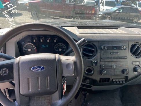 Used 2014 Ford F250 XL w/ Snow Plow Prep Package AWD/4WD image 12