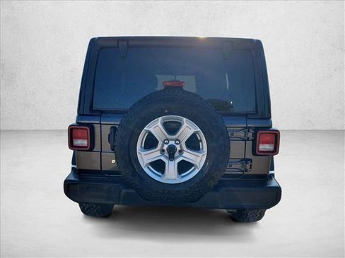 Used 2018 Jeep Wrangler Unlimited Sport S image 6