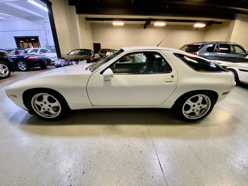 Used 1994 Porsche 928 GTS RWD image 16