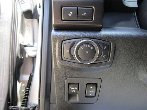 Used 2021 Ford Expedition Limited image 14