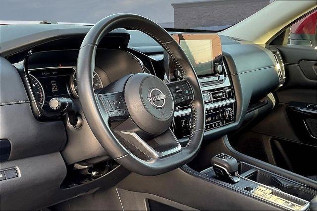 Used 2025 Nissan Pathfinder SV FWD image 17