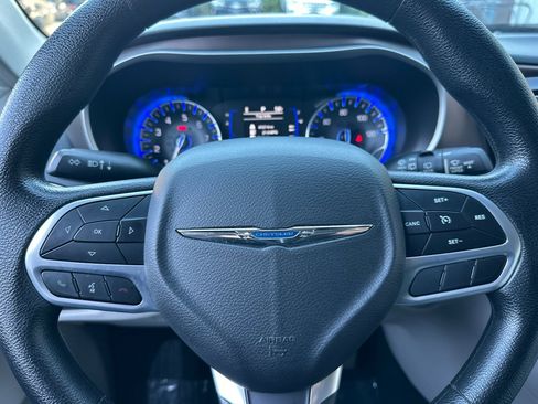 Used 2021 Chrysler Voyager Lxi image 14