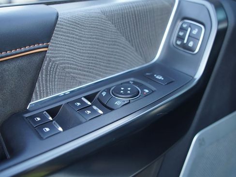 Used 2024 Ford F450 Platinum w/ FX4 Off-Road Package image 41