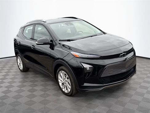 Used 2023 Chevrolet Bolt EUV LT image 4