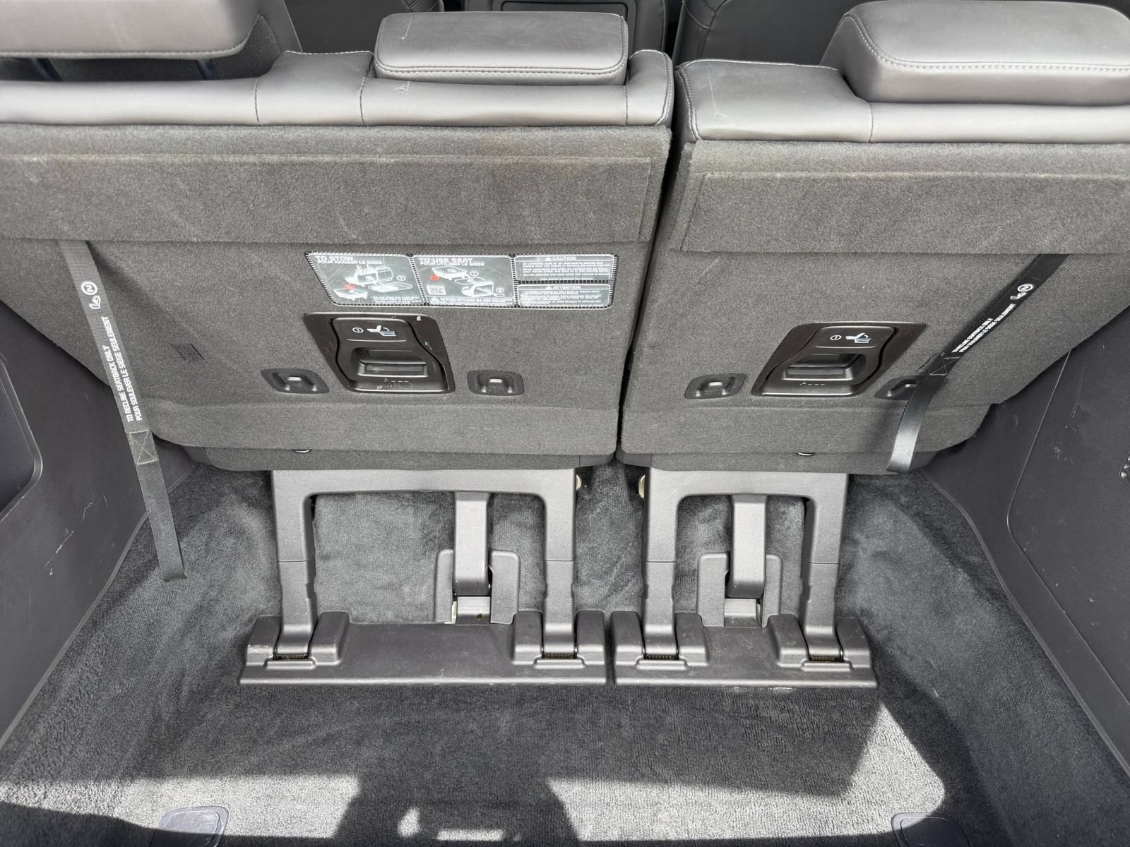 Used 2026 Kia Carnival FWD image 32