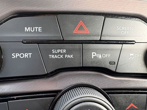 Used 2021 Dodge Challenger GT w/ Plus Package image 10