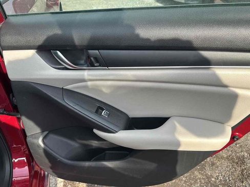 Used 2021 Honda Accord EX image 16