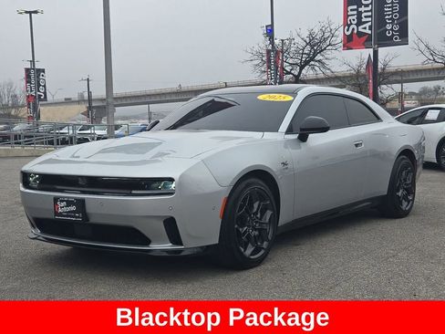 Used 2025 Dodge Charger R/T w/ Quick Order Package 25M R/T image 4