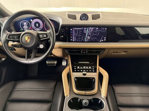 Certified 2024 Porsche Cayenne Coupe AWD/4WD image 52