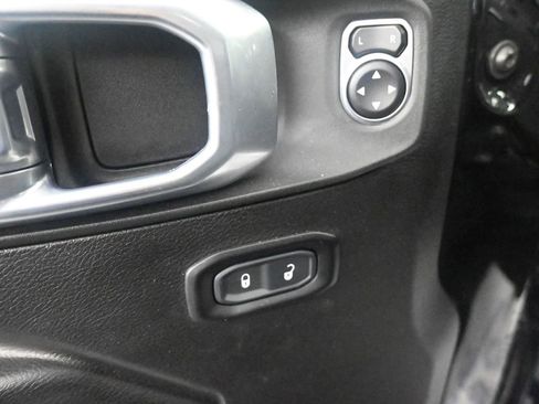 Used 2023 Jeep Wrangler Sport S image 24