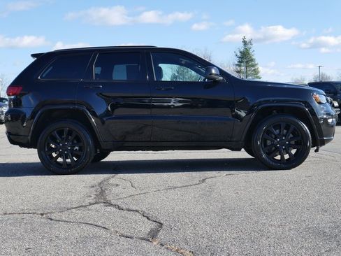 Used 2022 Jeep Grand Cherokee Laredo X image 7