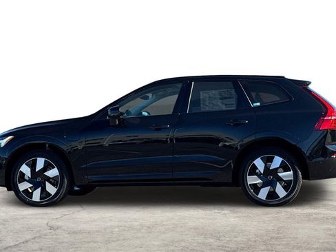 Certified 2025 Volvo XC60 T8 Plus w/ Protection Package Premier image 5