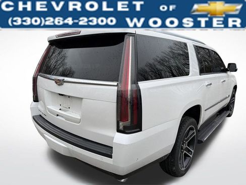 Used 2018 Cadillac Escalade ESV Premium Luxury image 5