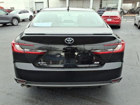 Used 2025 Toyota Camry SE w/ Multimedia Upgrade Package image 4