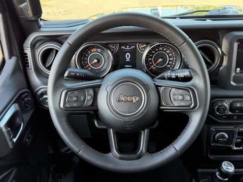 Used 2022 Jeep Wrangler Unlimited Sport AWD/4WD image 17