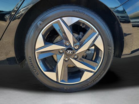 Certified 2023 Hyundai Elantra SEL w/ Convenience Package image 30