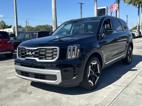 New 2025 Kia Telluride S image 2