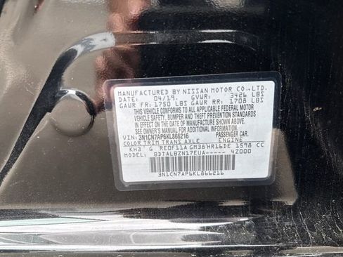Used 2019 Nissan Versa SV FWD image 11