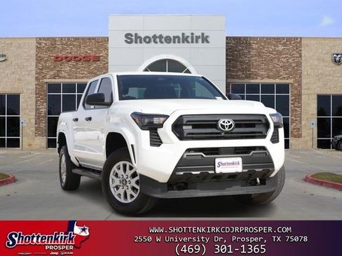 Used 2025 Toyota Tacoma SR image 1