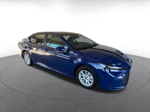 Used 2025 Toyota Camry LE image 2