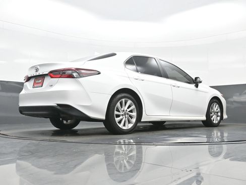 Used 2022 Toyota Camry LE FWD image 30