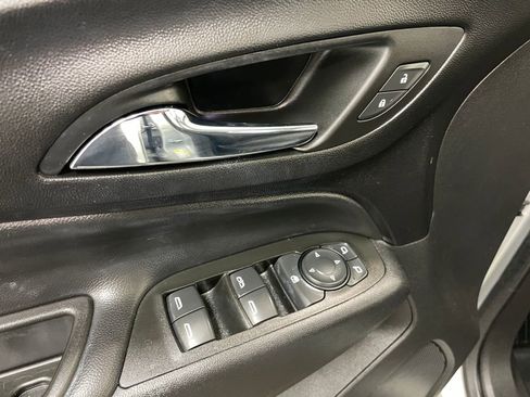 Used 2022 Chevrolet Equinox LT image 27